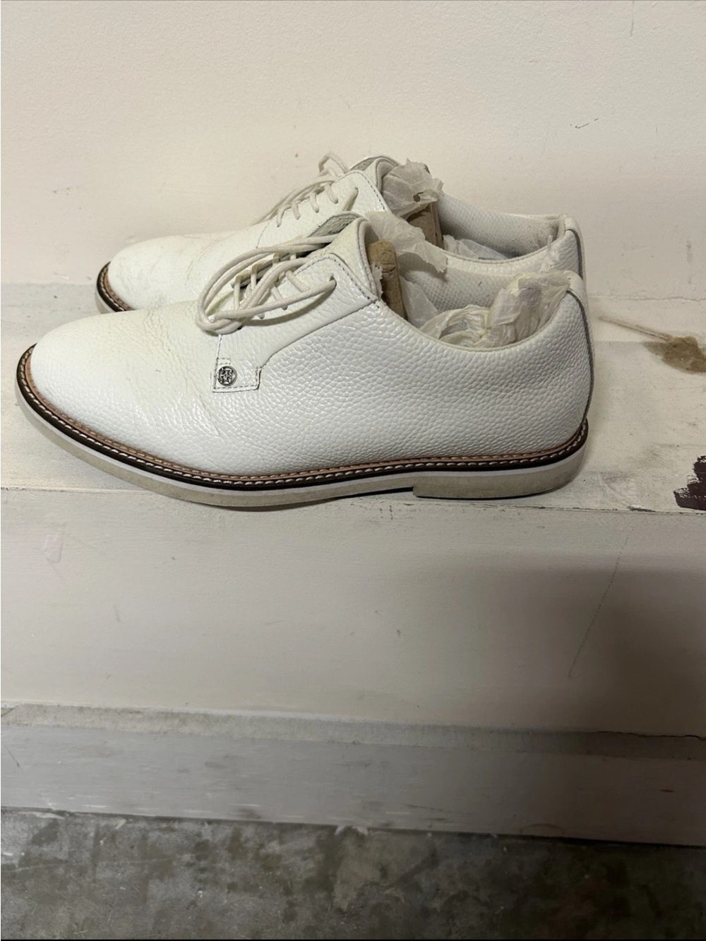 Gfore Gallivanter White/Khaki Men’s Leather Lace-Up Golf Shoes